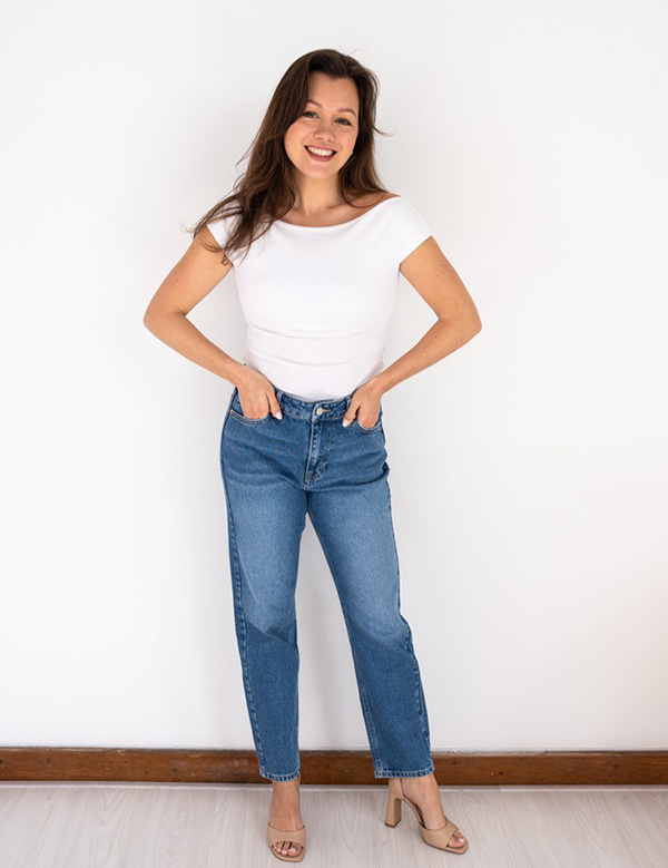 vrouwelijk model met bruin haar Léonne.