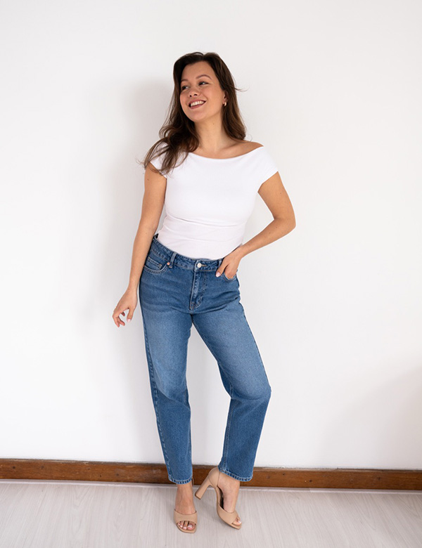 vrouwelijk model met bruin haar Léonne.