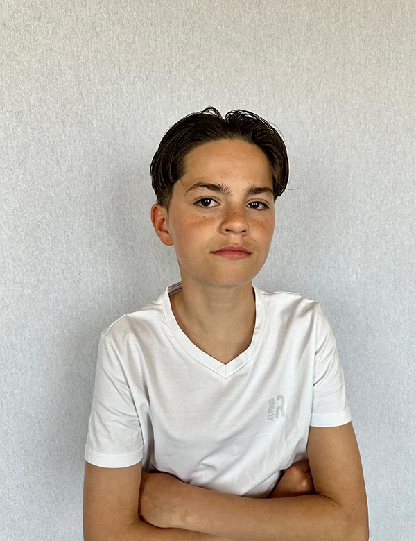 Kinder model jongen met bruin haar Leroy