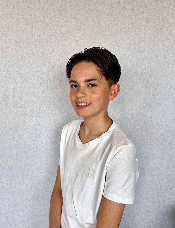Kinder model jongen met bruin haar Leroy