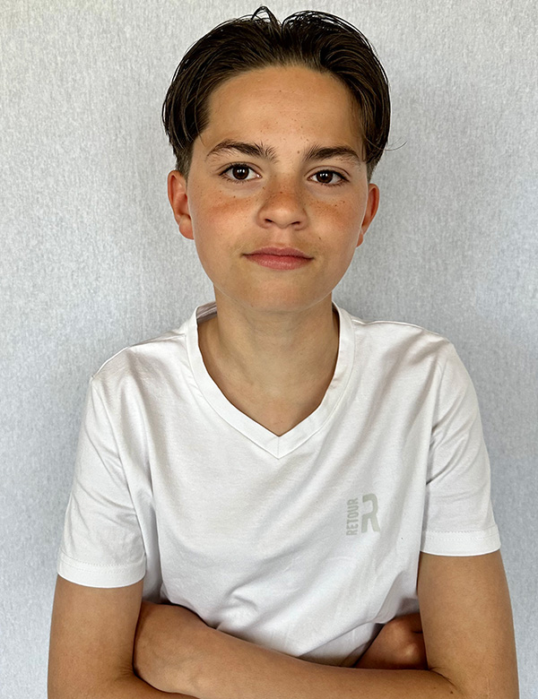 Kinder model jongen met bruin haar Leroy