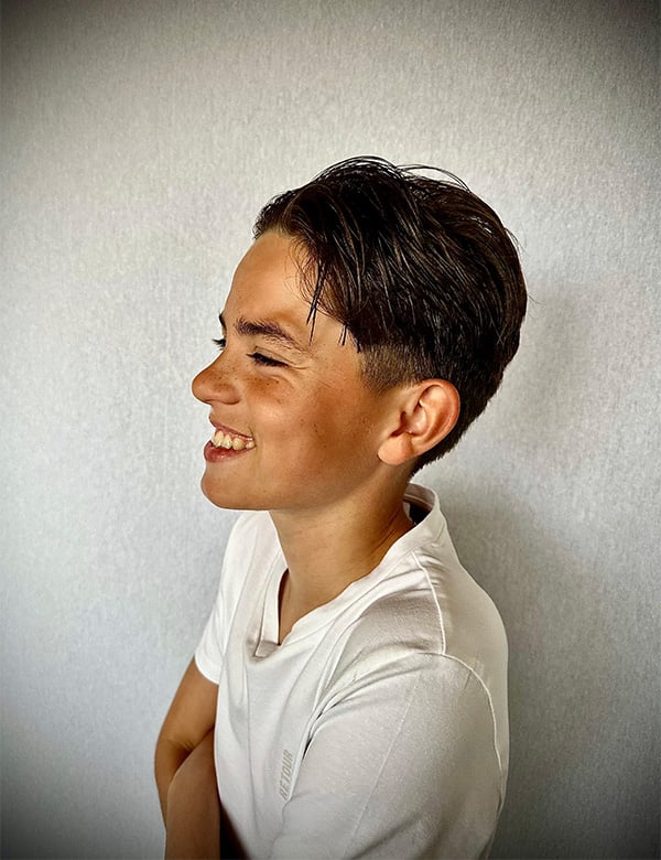 Kinder model jongen met bruin haar Leroy