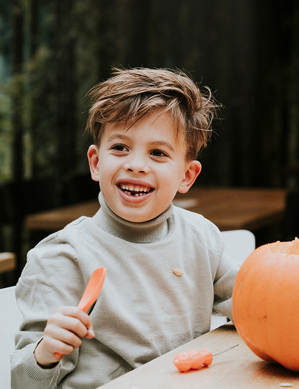 Kinder model lichtbruin haar Levy T.