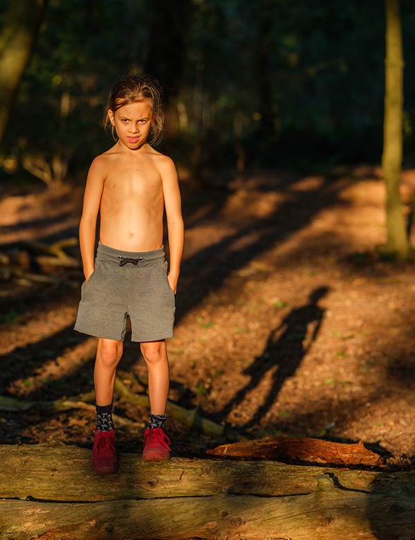 Kindermodel met halflang haar Levy
