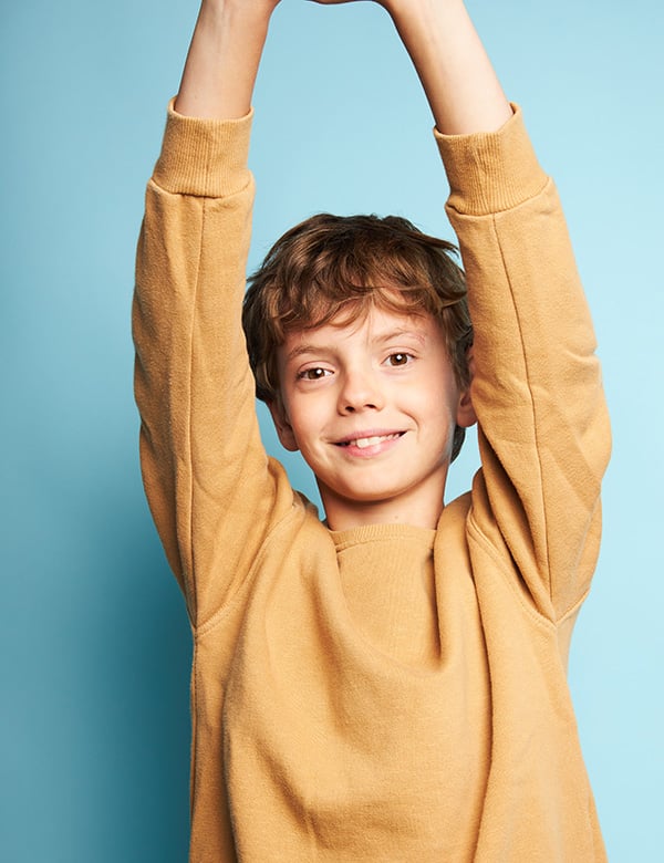 Kindermodel met blond haar Lex