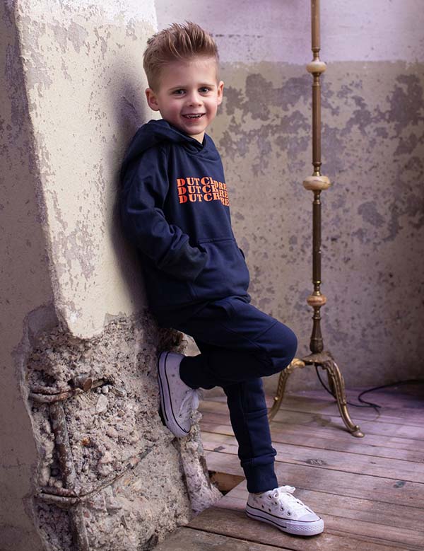 Kindermodel met donkerblond haar Liam