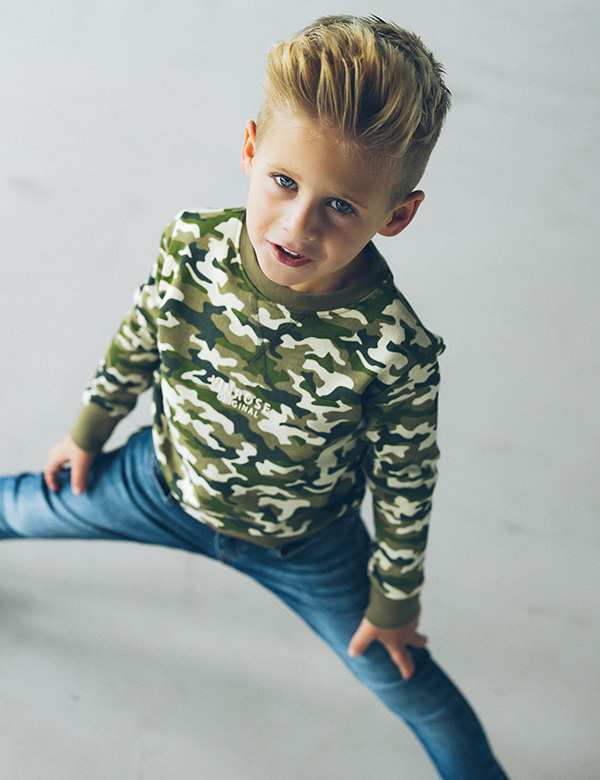 Kindermodel met blond haar Liam
