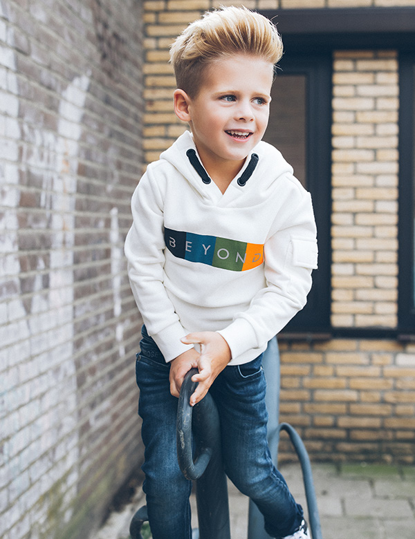 Kindermodel met blond haar Liam