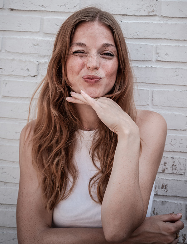 Vrouwelijk model met blond/rossig haar Lieske.