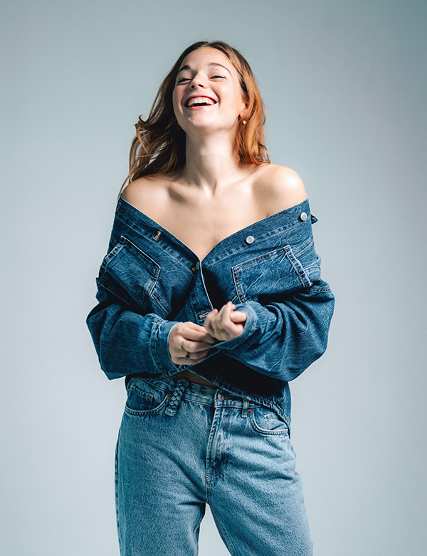 Vrouwelijk model met blond/rossig haar Lieske.