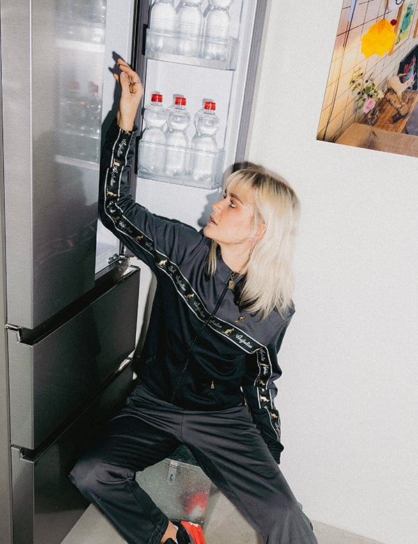 Vrouwelijk model met blond haar Lindsay W.