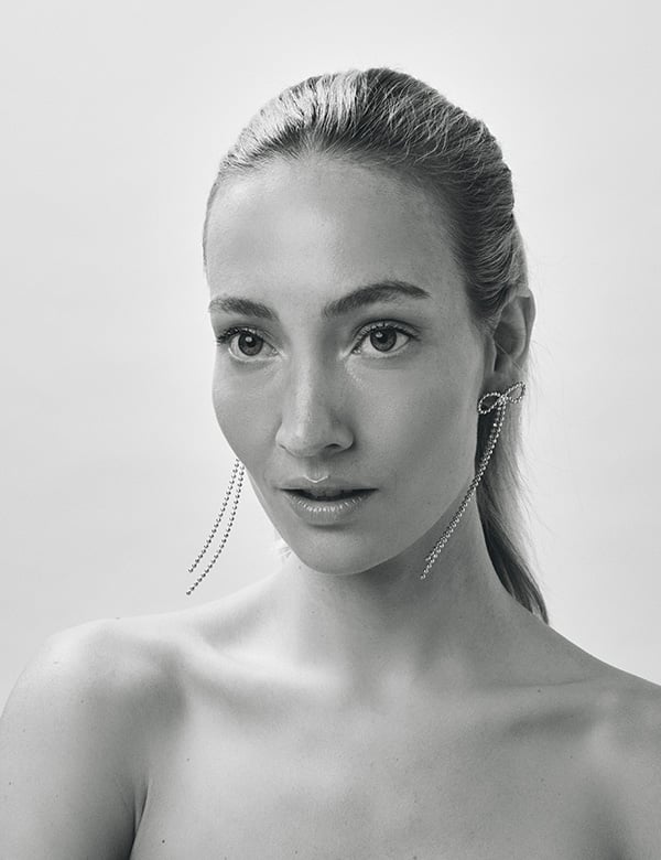 Vrouwelijk model met blond haar Lisa Gr.
