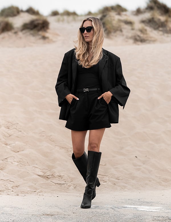 Vrouwelijk model met blond haar Lisa Gr.