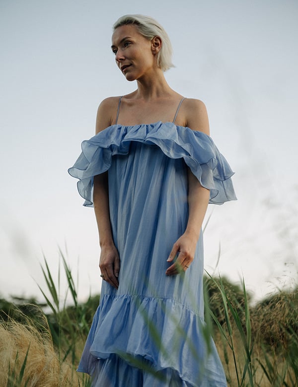 Vrouwelijk model met licht haar Lisa VL.
