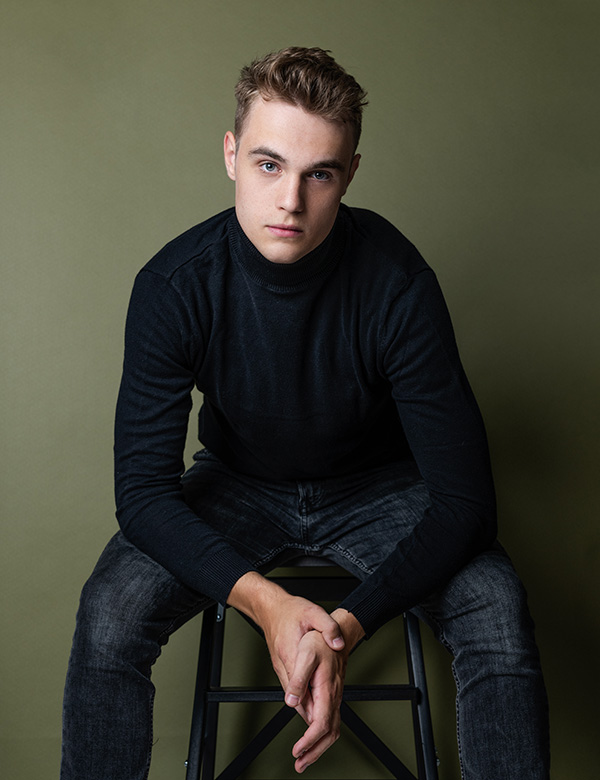 Mannelijk model met blond haar Loek