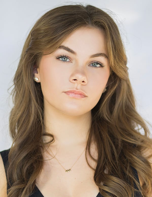 Model Kindermodel met blond haar lou-lou