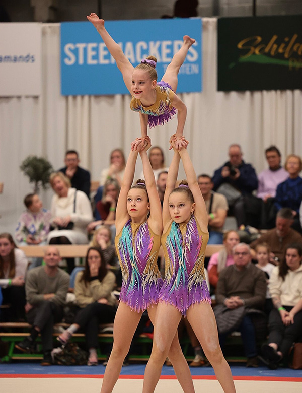 Kinderlijk model met blond haar Louise H.