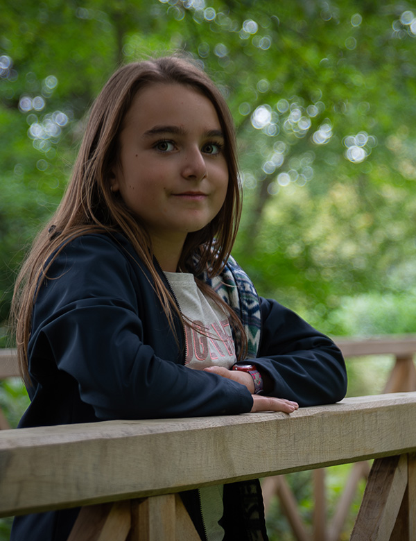 Kindermodel met licht bruin haar Louise