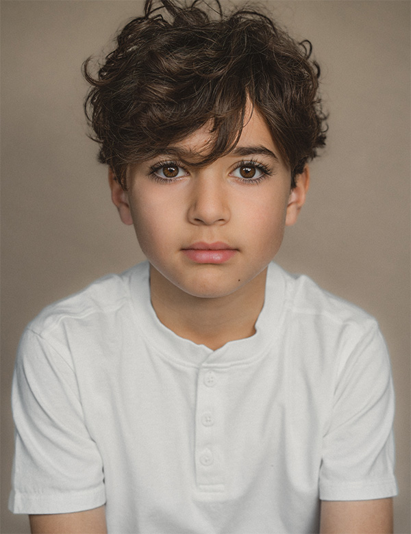 Kindermodel met bruin haar Lucas Rom.