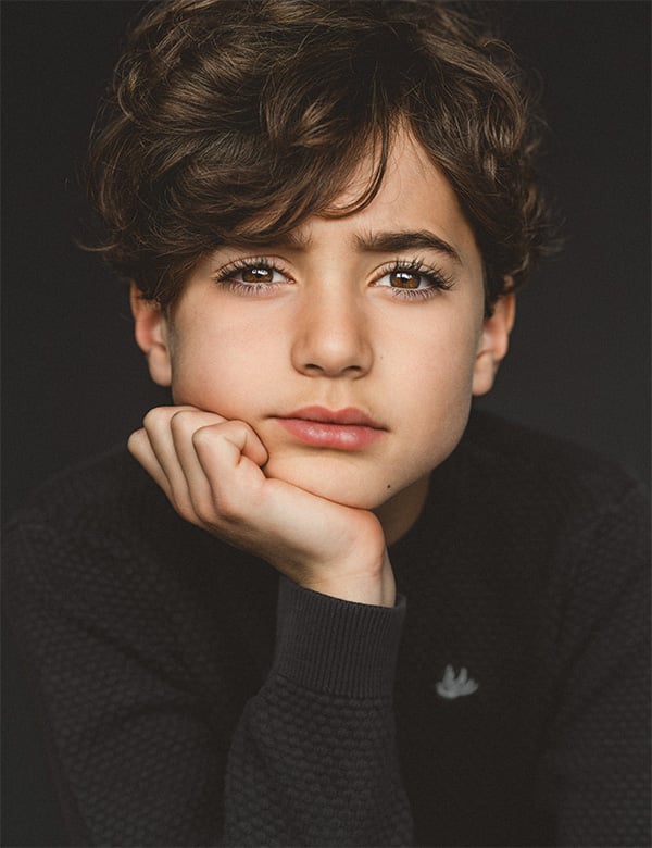 Kindermodel met bruin haar Lucas Rom.