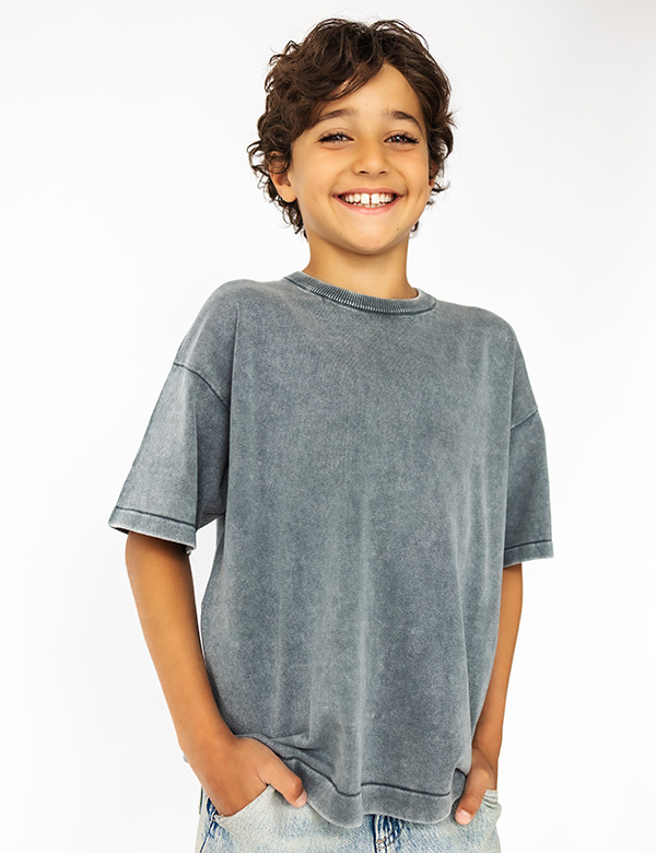 Kindermodel met kort bruin haar Lucas Rom.