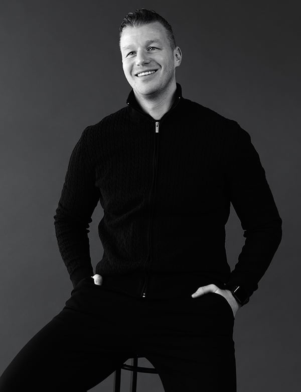 Mannelijk model met blond haar Luke V.