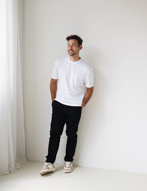 Mannelijk model met donkerblond haar Luuk Z.