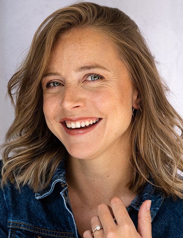 Model Vrouwelijk model met blond haar maaike