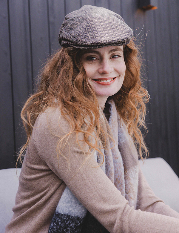 Vrouwelijk model met rood haar Madeleine