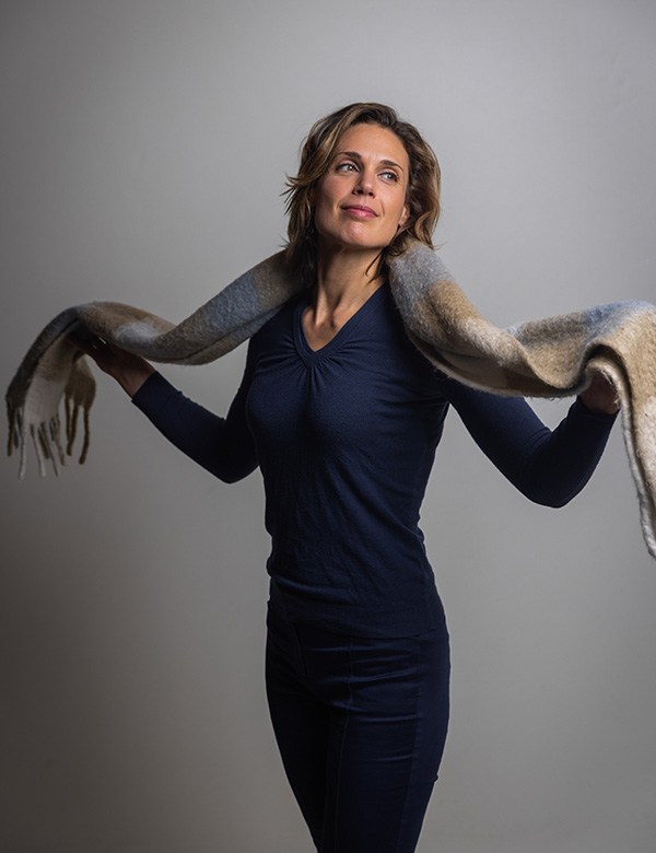 Vrouwelijk model met kort bruin haar Madelon
