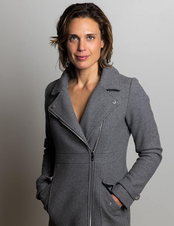 Vrouwelijk model met kort bruin haar Madelon