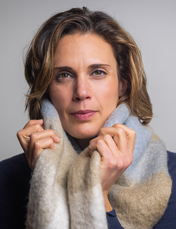 Vrouwelijk model met kort bruin haar Madelon