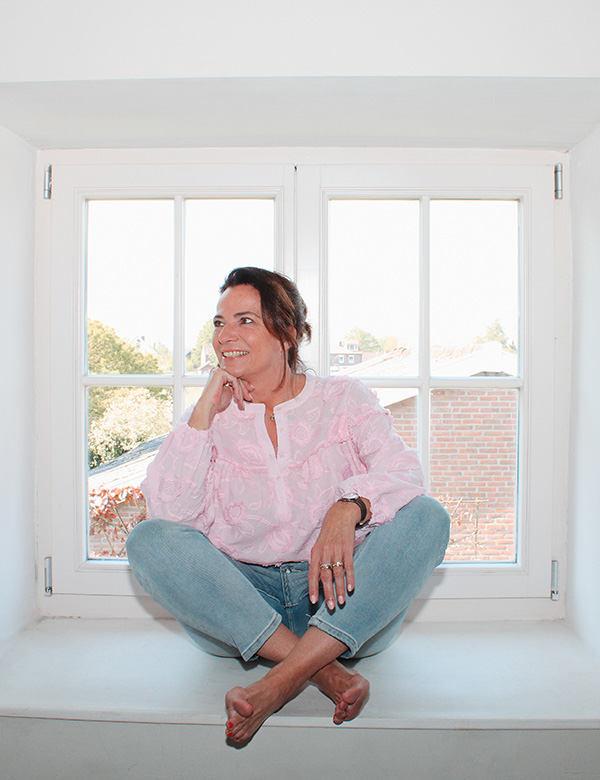 Vrouwelijk model en actrice Mandy