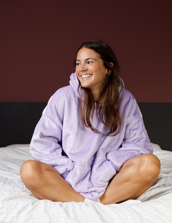 Vrouwelijk model bruin haar Manouk