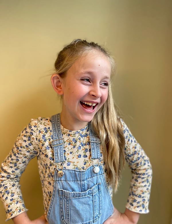 Kindermodel blond lang haar Mara