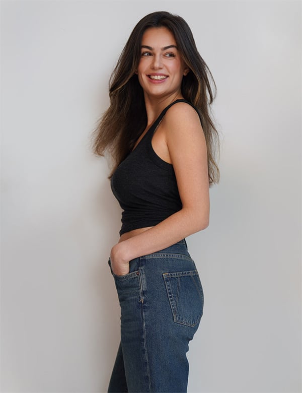 Vrouwelijk model met bruin haar Mara