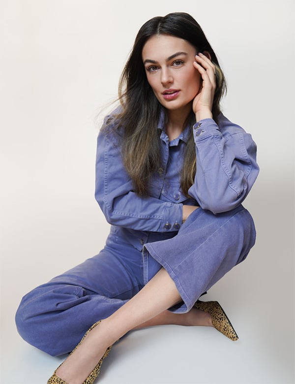 Vrouwelijk model met bruin haar Mara