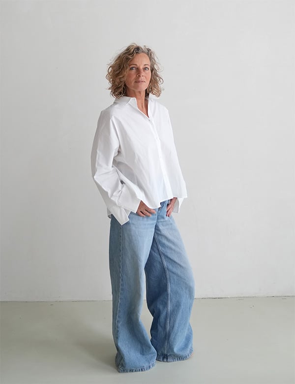 Vrouwelijk model met blond haar Margre