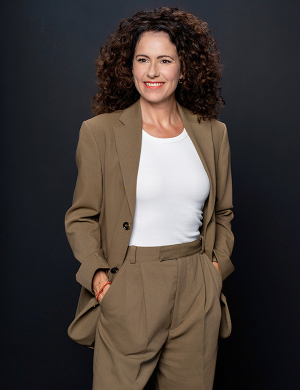 Vrouwelijk model met krullend haar Marieke V.