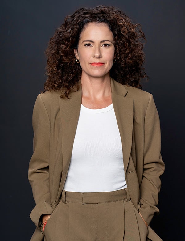 Vrouwelijk model met krullend haar Marieke V.