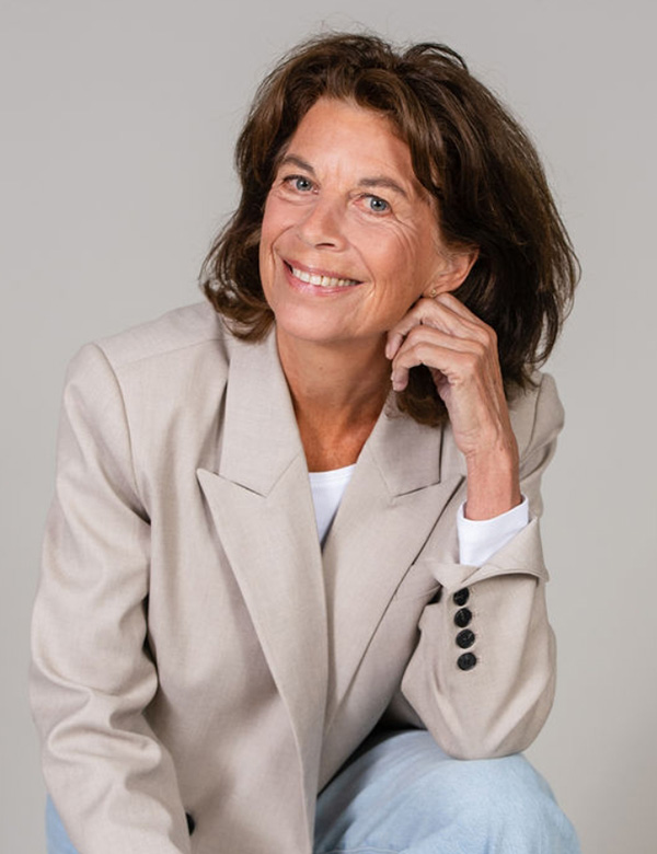 Vrouwelijk model met bruin haar Mariette