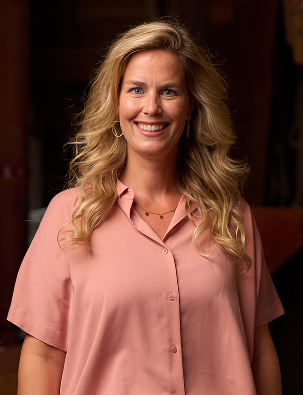 Vrouwelijk model met lang blond haar Mariska G.