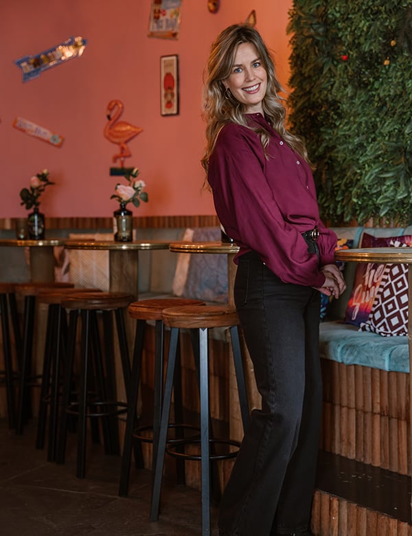 Vrouwelijk model met blond haar Mariska