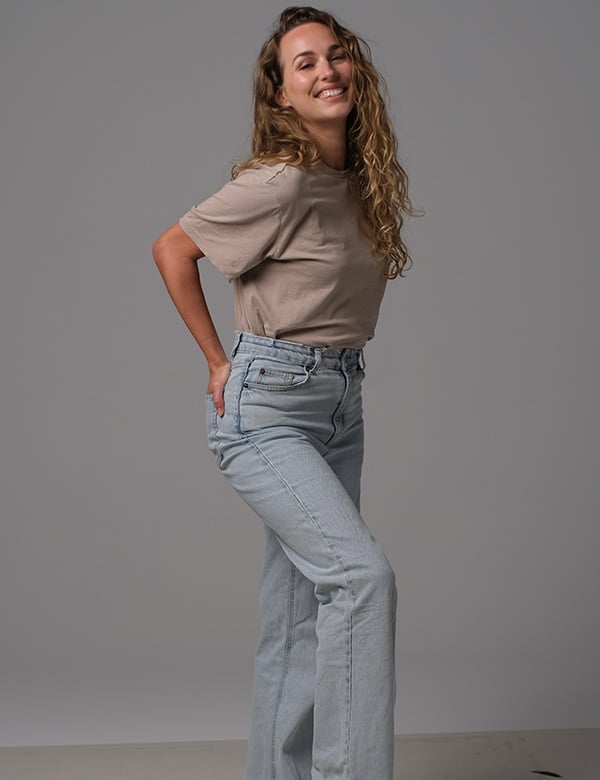 Vrouwelijk model met blond haar Marjolein