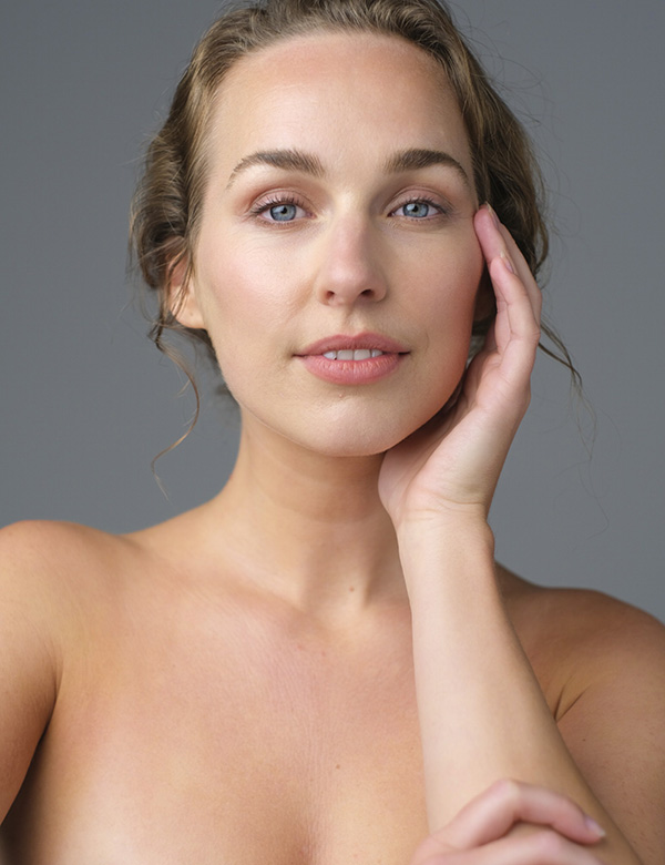 Vrouwelijk model met blond haar Marjolein