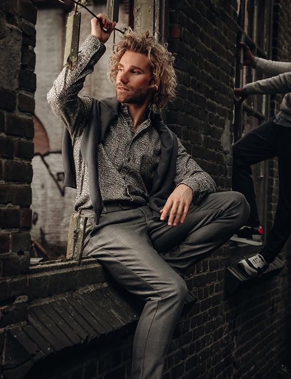 Mannelijk model met blond haar Martijn