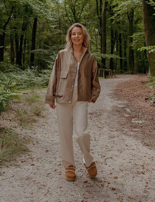 Vrouwelijk model met blond haar Martine