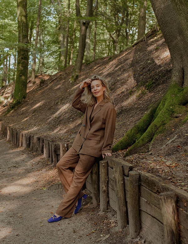 Vrouwelijk model met blond haar Martine