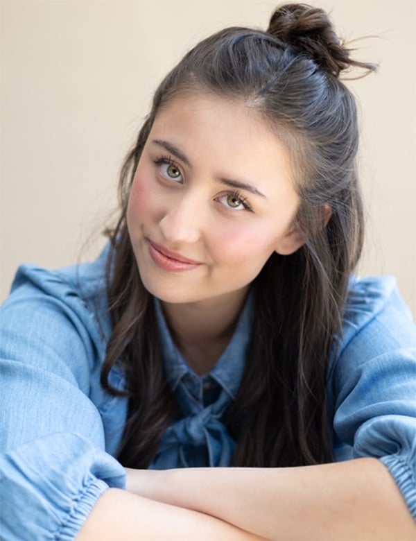 Tienermodel met bruin haar May-Lin