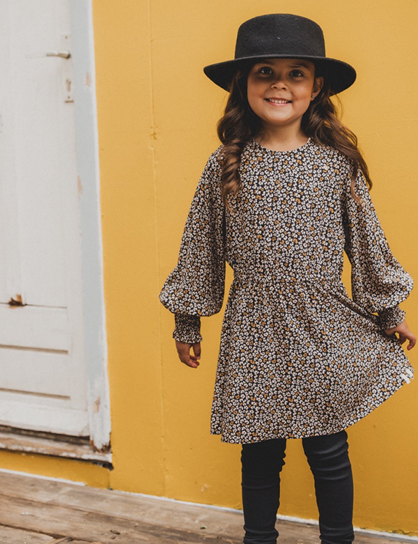 Kindermodel met bruin haar Mayvi